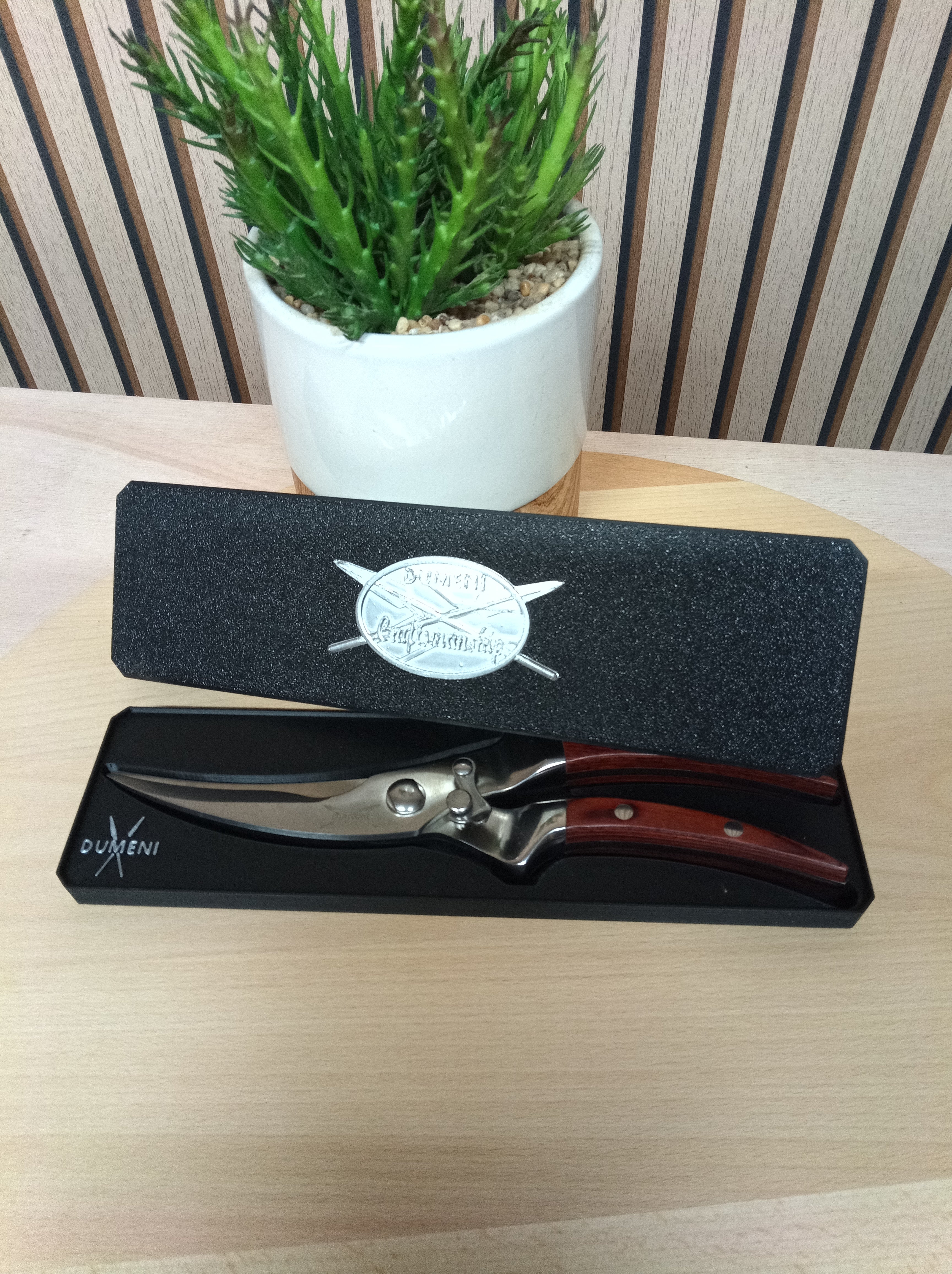 Dumeni Stainless Steel Biltong / kitchen Shears with Wooden Handles - Image 13