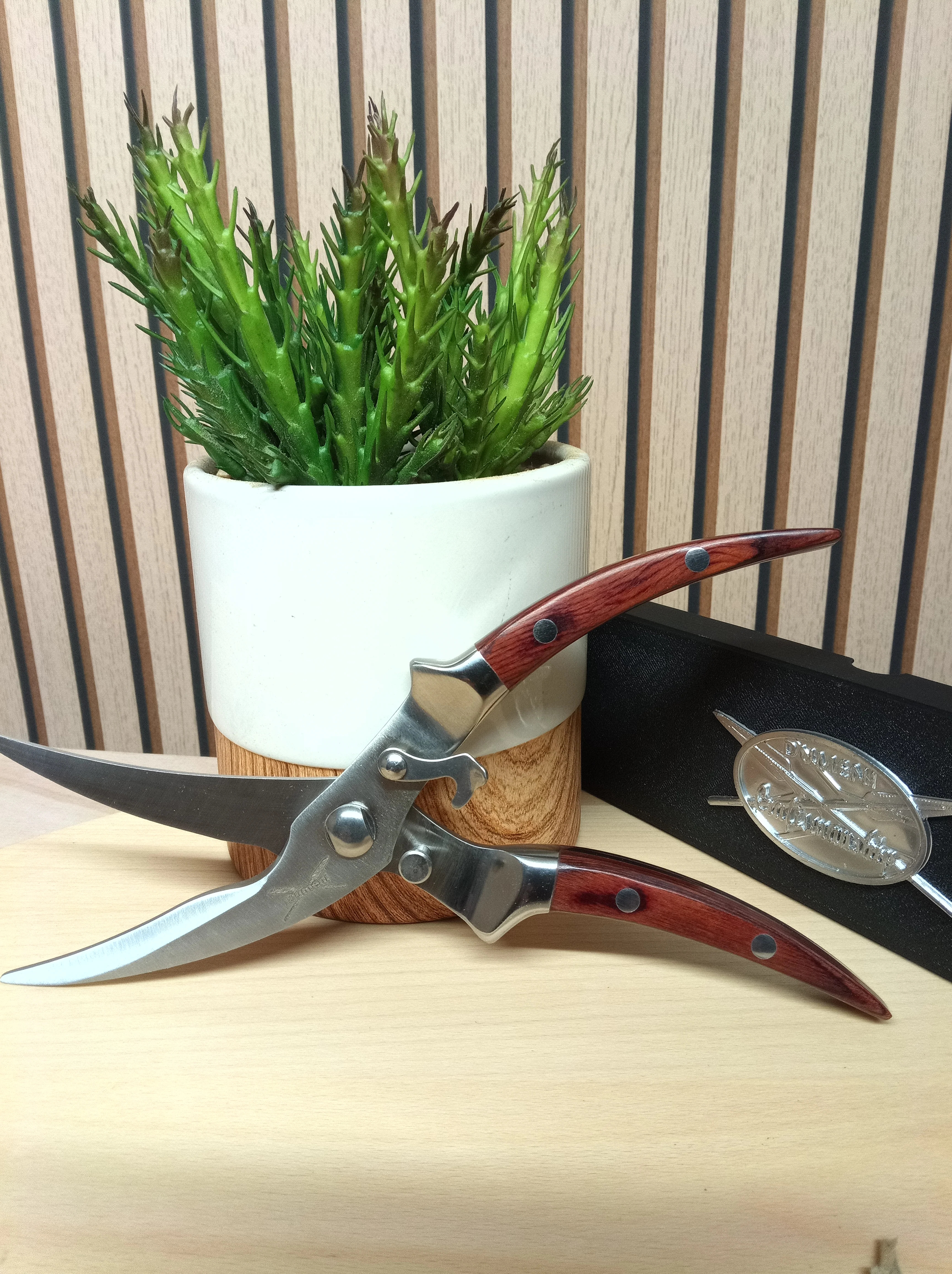 Dumeni Stainless Steel Biltong / kitchen Shears with Wooden Handles - Image 15